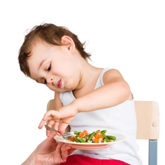 Chế độ ăn uống sinh hoạt giúp trẻ khỏi táo bón