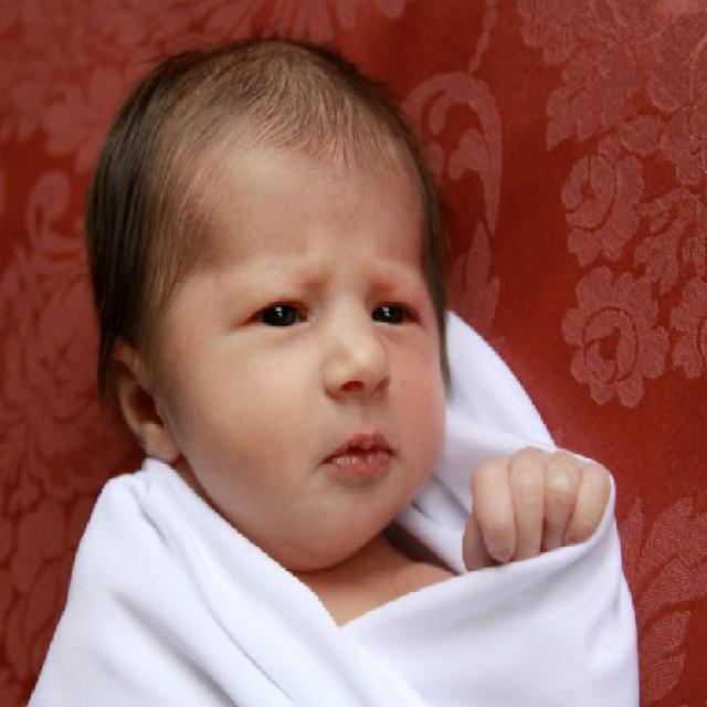 Bé 2 tháng đã bị táo bón