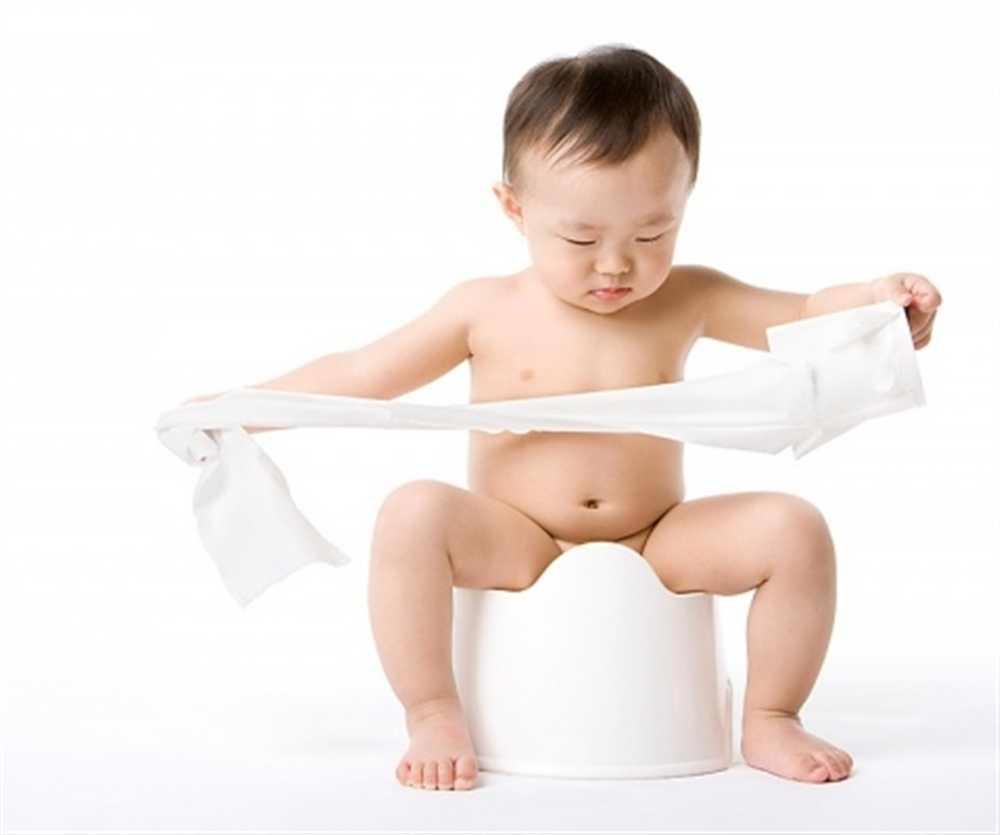 Dấu hiệu trẻ táo bón